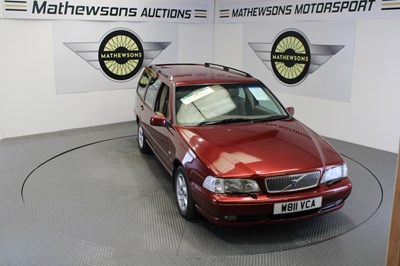 Lot 670 - 2000 VOLVO V70 CLASSIC AUTO