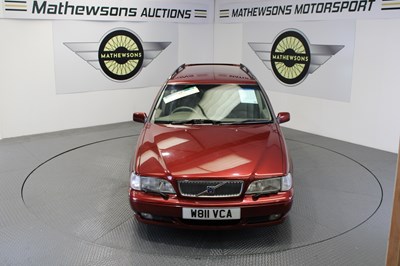 Lot 670 - 2000 VOLVO V70 CLASSIC AUTO