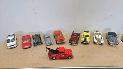 Lot 581 - BOX OF 1/18 SCALE MODELS
