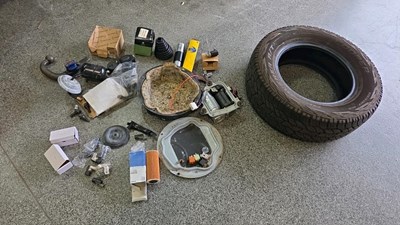 Lot 893 - BMW X5 SPARE PARTS INCLUDING A M+S TYRE