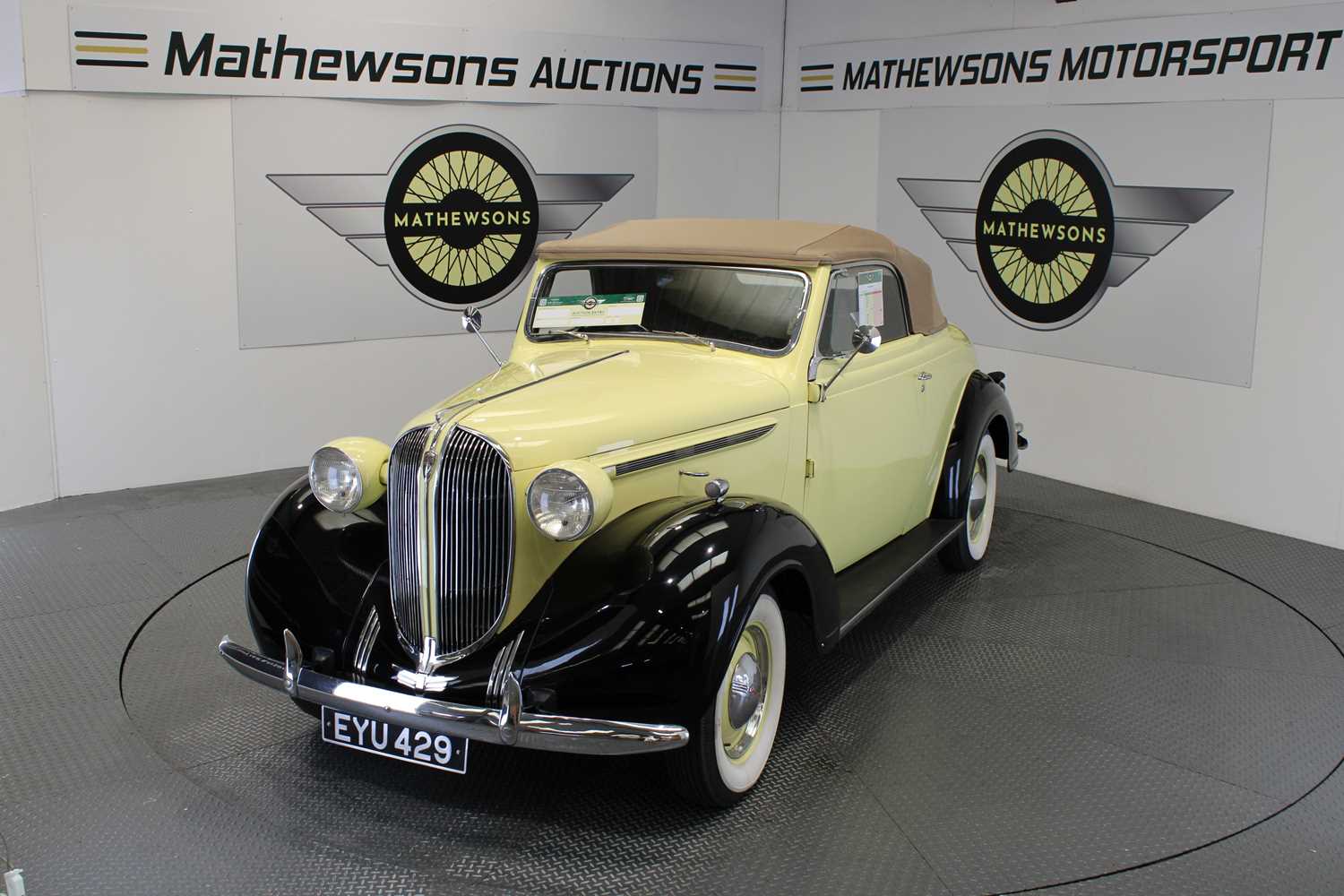 Lot 776 - 1938 CHRYSLER COUPE