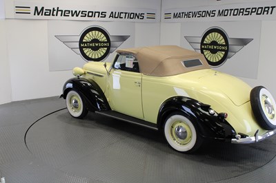 Lot 776 - 1938 CHRYSLER COUPE