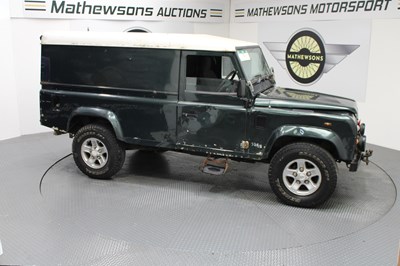 Lot 882 - 2002 LAND ROVER DEFENDER 110 COUNTY TD5