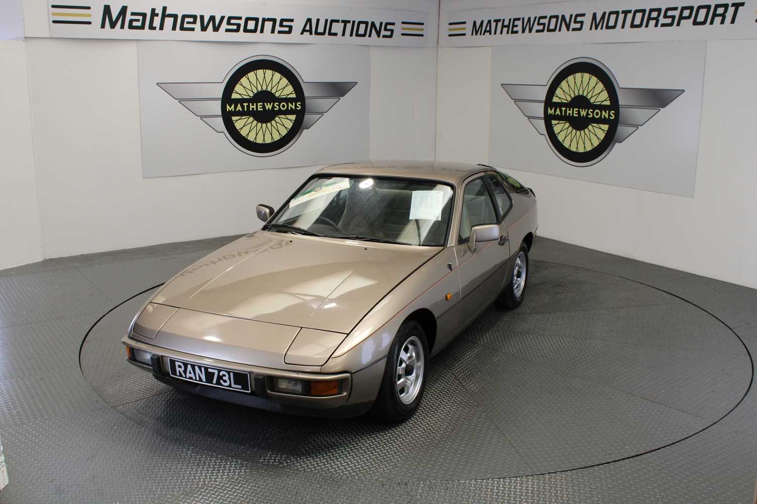 Lot 814 - 1981 PORSCHE 924