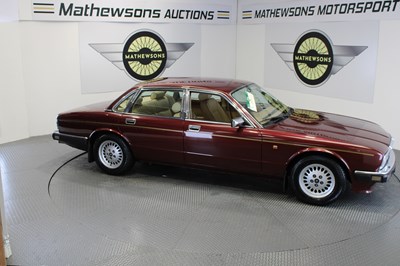 Lot 203 - 1993 JAGUAR SOVEREIGN 4.0 AUTO