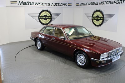 Lot 203 - 1993 JAGUAR SOVEREIGN 4.0 AUTO