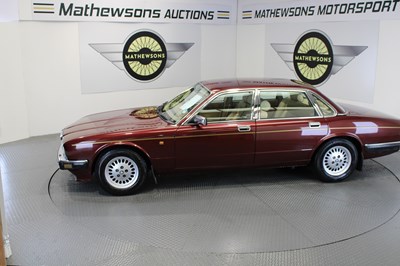 Lot 203 - 1993 JAGUAR SOVEREIGN 4.0 AUTO