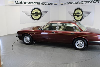Lot 203 - 1993 JAGUAR SOVEREIGN 4.0 AUTO