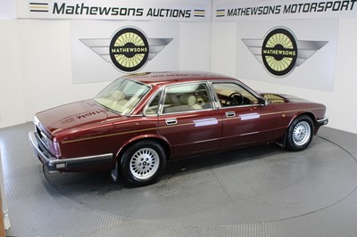 Lot 203 - 1993 JAGUAR SOVEREIGN 4.0 AUTO