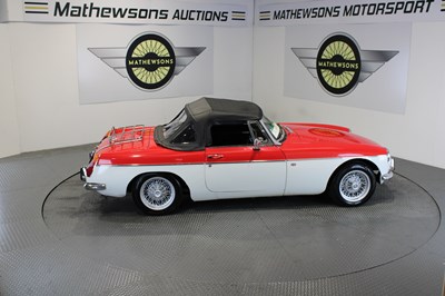 Lot 533 - 1974 MG B
