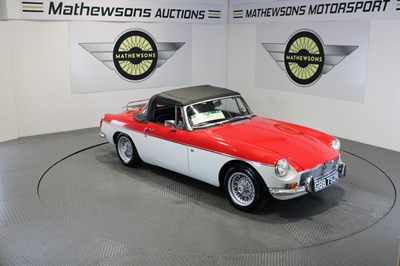 Lot 533 - 1974 MG B