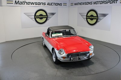 Lot 533 - 1974 MG B