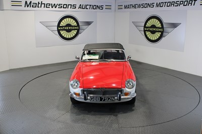 Lot 533 - 1974 MG B