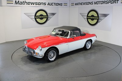 Lot 533 - 1974 MG B