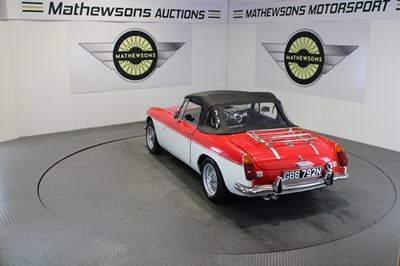 Lot 533 - 1974 MG B