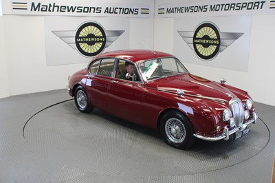 Lot 695 - 1968 DAIMLER V8 250