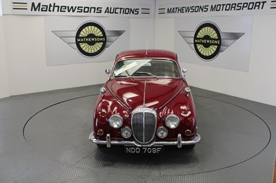 Lot 695 - 1968 DAIMLER V8 250