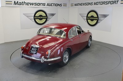 Lot 695 - 1968 DAIMLER V8 250