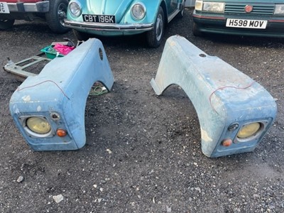 Lot 7 - LAND ROVER SPARES