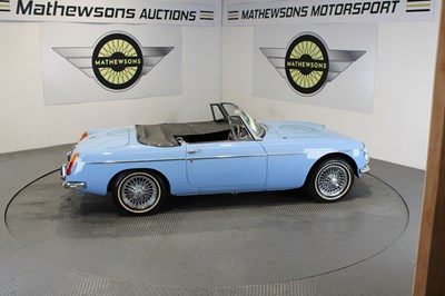 Lot 854 - 1965 MG B