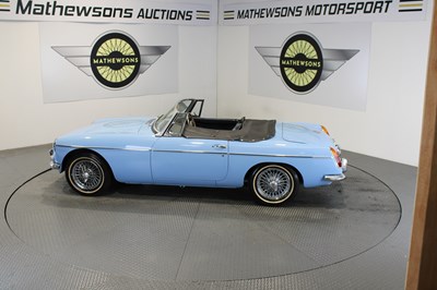 Lot 854 - 1965 MG B