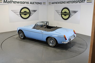 Lot 854 - 1965 MG B