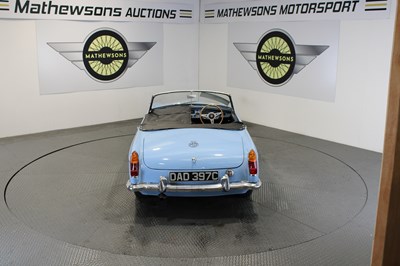 Lot 854 - 1965 MG B