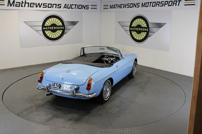 Lot 854 - 1965 MG B