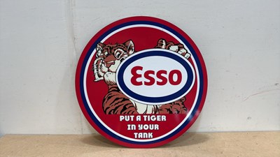 Lot 751 - STEEL REPRO PUT A TIGER IN YOUR TANK 24" DIA