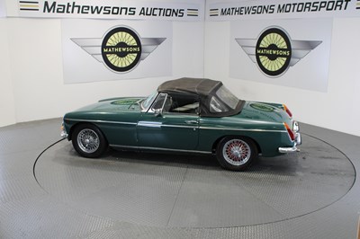 Lot 769 - 1972 MG B