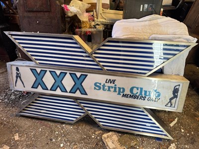 Lot 699 - XXX MEMBERS CLUB LIGHT UP SIGN 63" X 33"