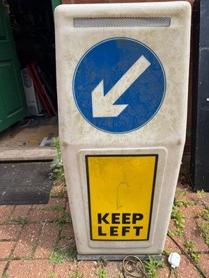 Lot 891 - KEEP LEFT ROAD SIGNAL BOLLARD 37" X 16"