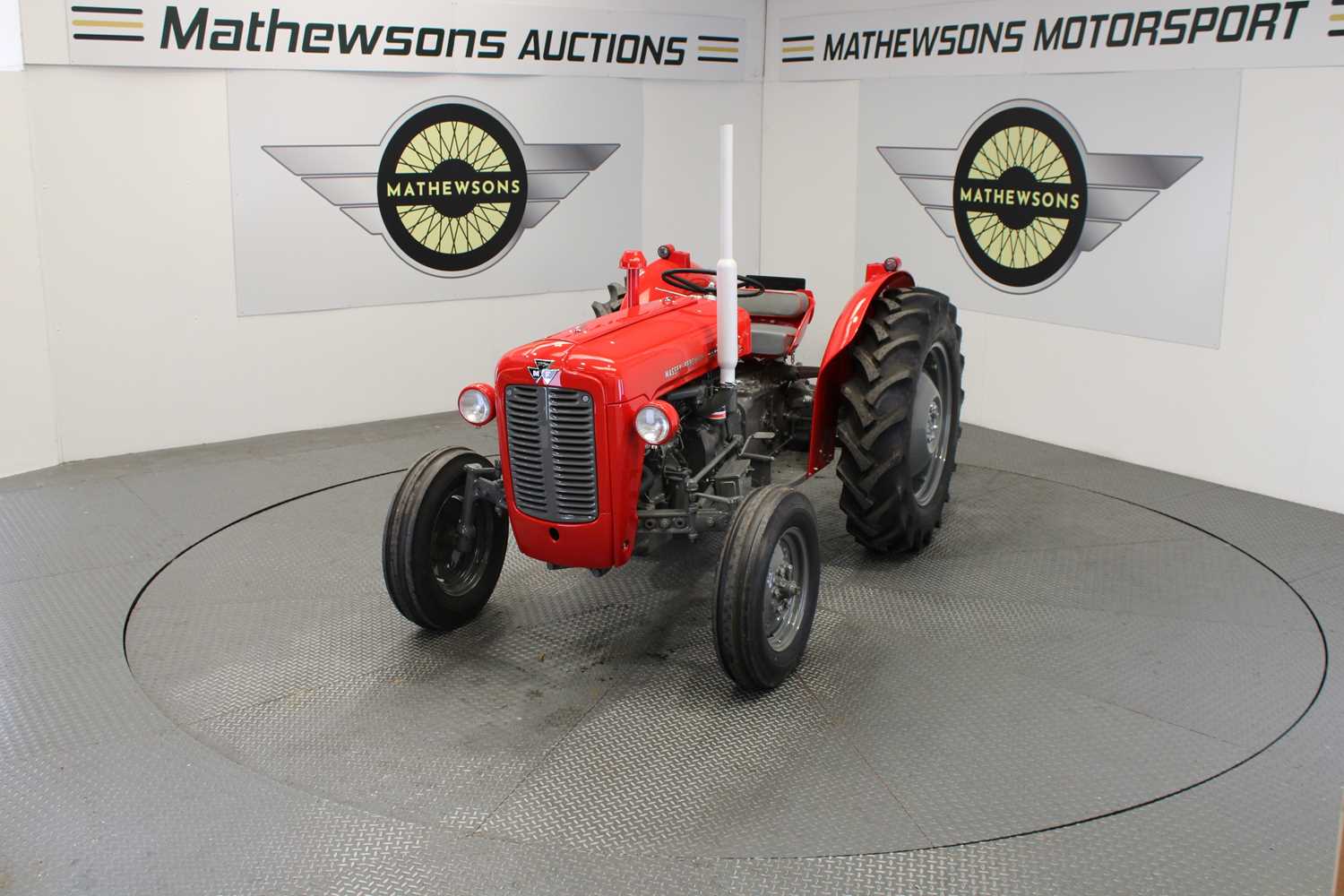 Lot 12 - 1963 MASSEY FERGUSON 35X