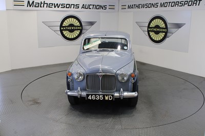 Lot 22 - 1961 ROVER P4 100