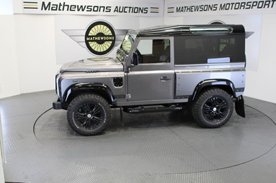 Lot 28 - 2010 LAND ROVER DEFENDER 90 XS SW SWB