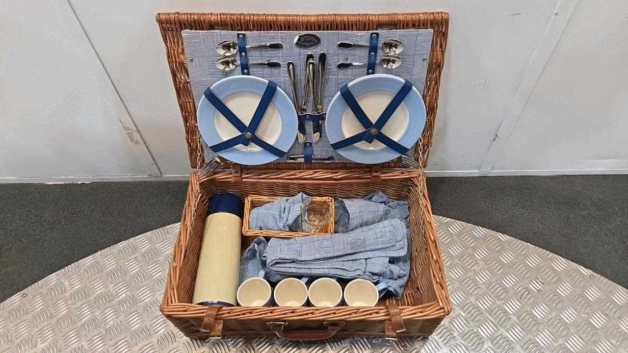 Lot 19 - OPTIMA WICKER PICNIC BASKET