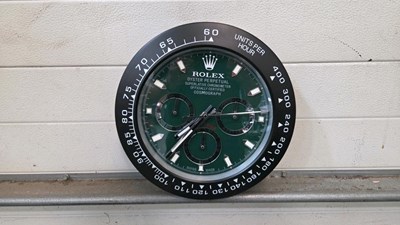 Lot 37 - ROLEX STYLE DAYTONA BLACK/GREEN WALL CLOCK