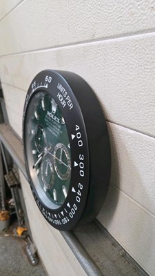Lot 37 - ROLEX STYLE DAYTONA BLACK/GREEN WALL CLOCK