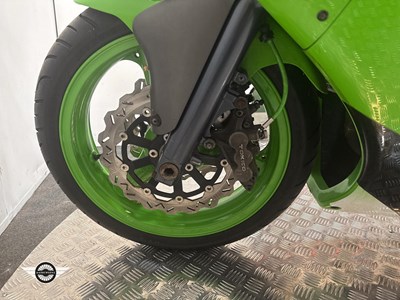 Lot 94 - 2001 KAWASAKI ZX600-J1