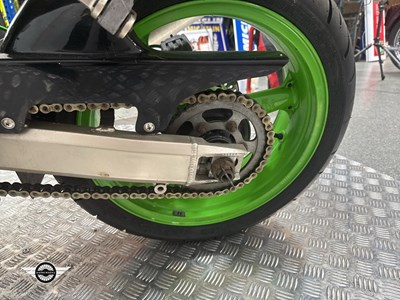 Lot 94 - 2001 KAWASAKI ZX600-J1