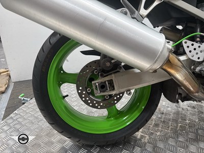 Lot 94 - 2001 KAWASAKI ZX600-J1