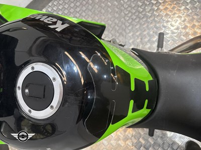 Lot 94 - 2001 KAWASAKI ZX600-J1