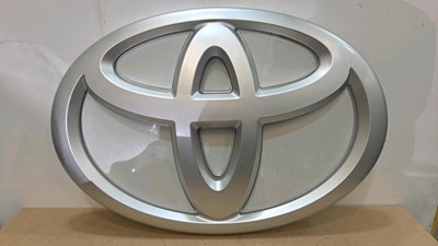 Lot 735 - TOYOTA DEALERSHIP SIGN 44" X 30"