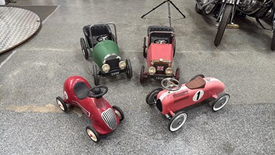 Lot 569 - 2 CHILDS PEDAL CARS & 2 SIT AND PUSH CARS