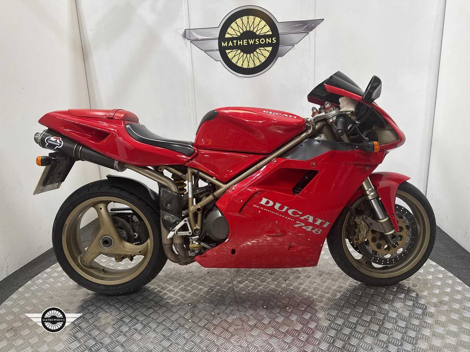 Lot 47 - 1997 DUCATI 748