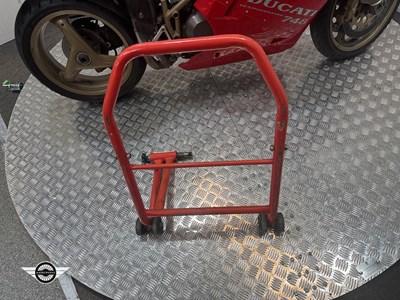 Lot 47 - 1997 DUCATI 748
