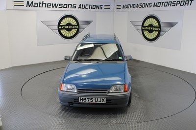 Lot 89 - 1990 VAUXHALL ASTRA