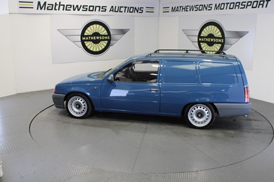 Lot 89 - 1990 VAUXHALL ASTRA