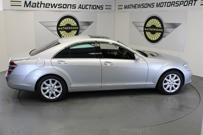 Lot 110 - 2007 MERCEDES-BENZ S550 SALOON