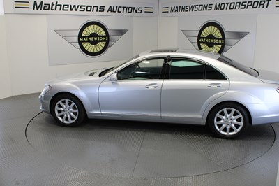 Lot 110 - 2007 MERCEDES-BENZ S550 SALOON